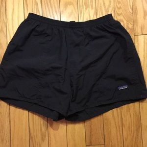 Men’s Vintage Large Black Patagonia Baggies